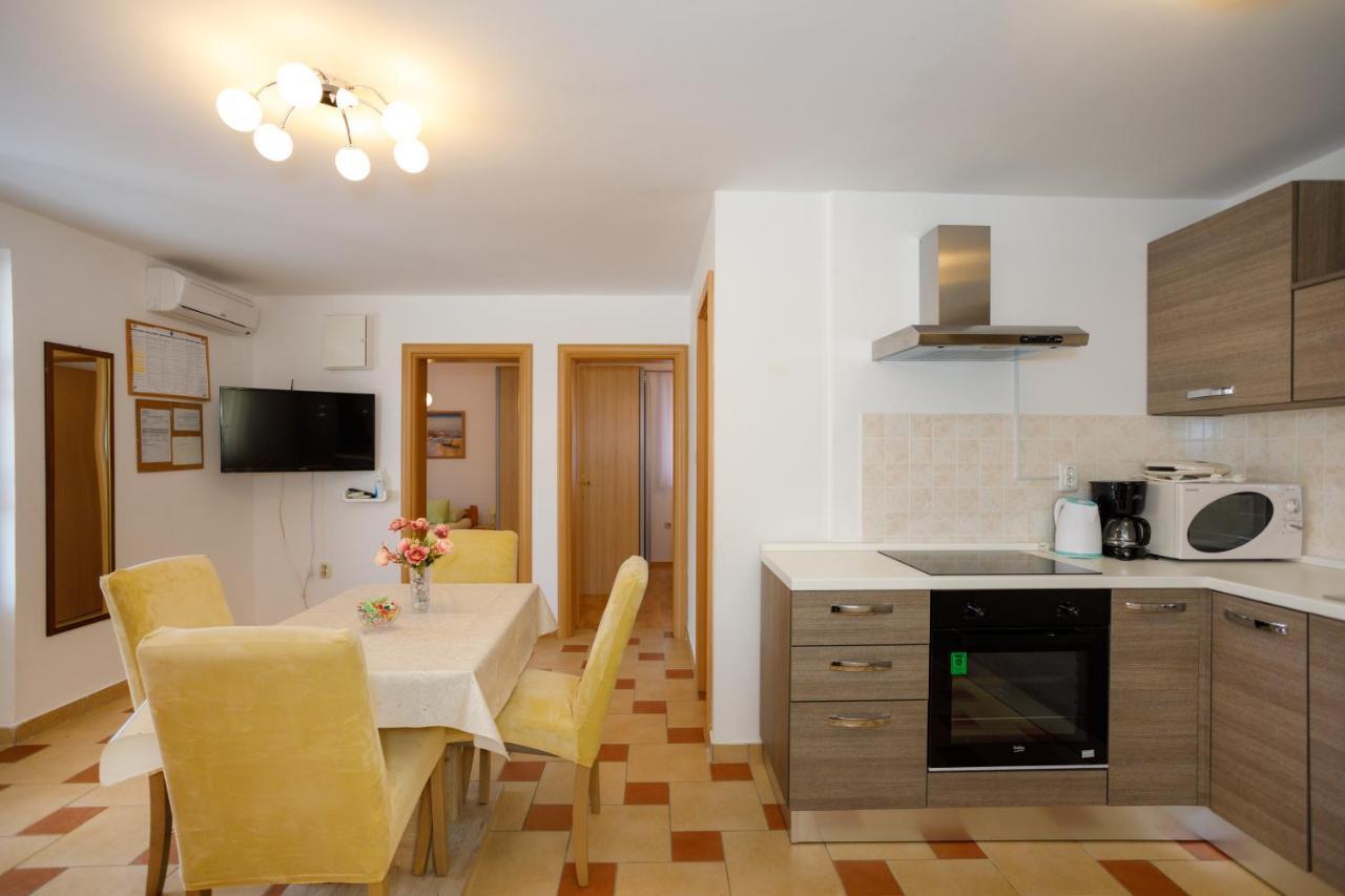 Apartmani Bakran クルク エクステリア 写真