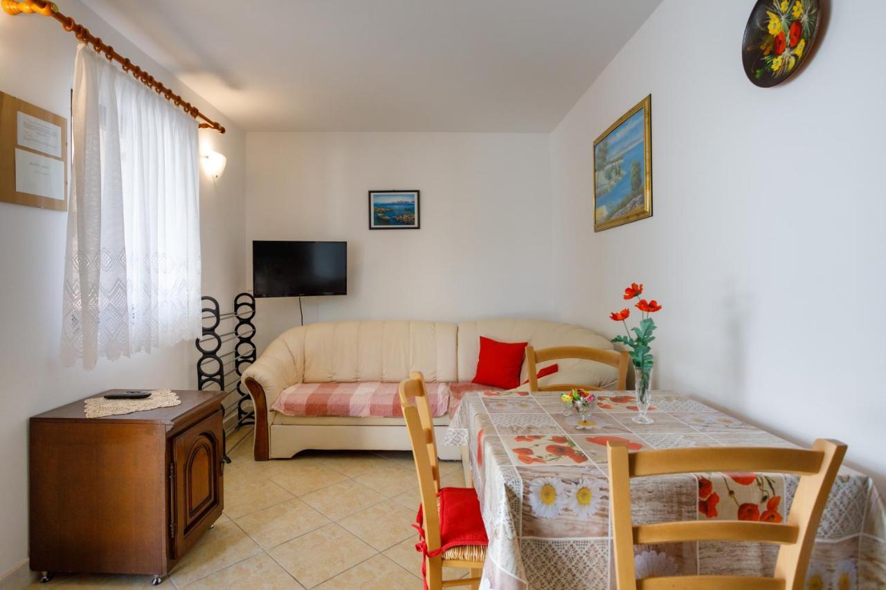 Apartmani Bakran クルク エクステリア 写真