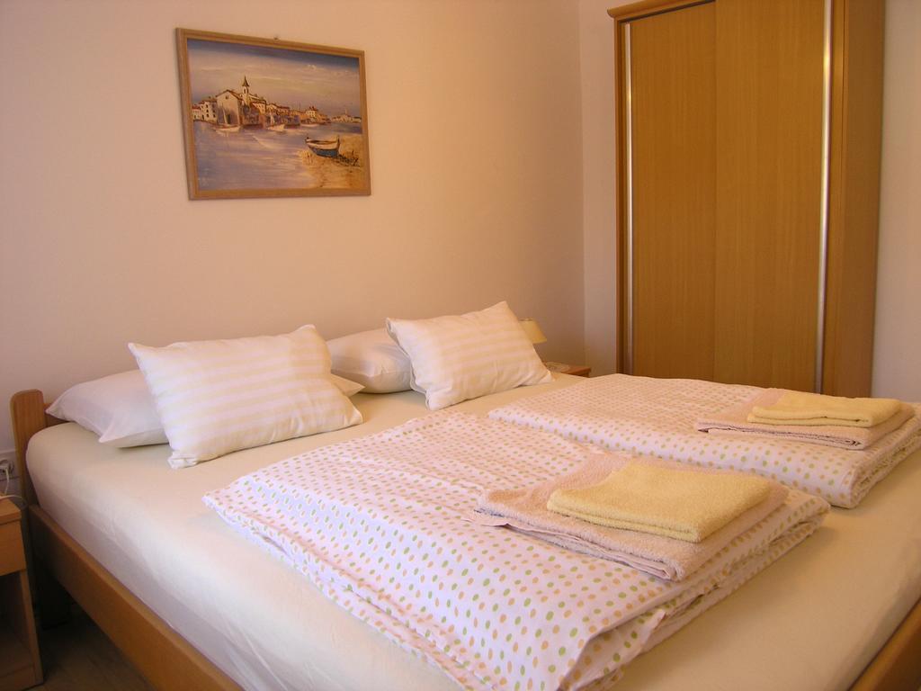 Apartmani Bakran クルク エクステリア 写真