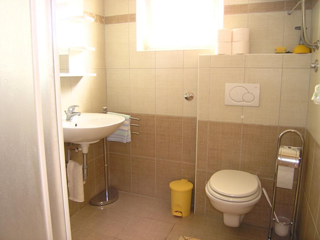 Apartmani Bakran クルク エクステリア 写真